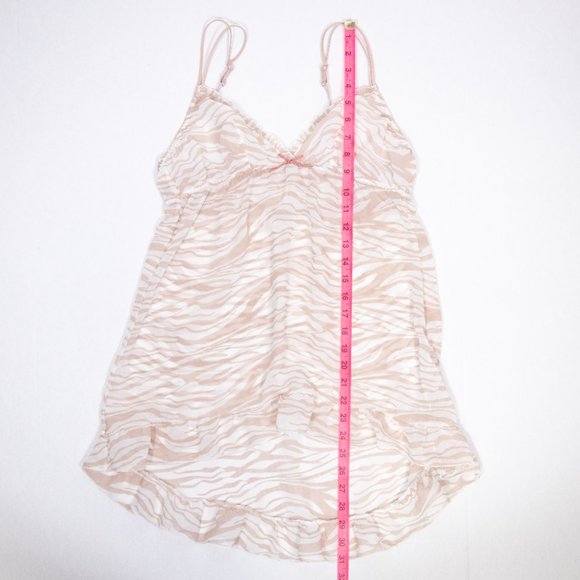 Dainty blush pink sheer nightie in animal print - Picture 10 of 11